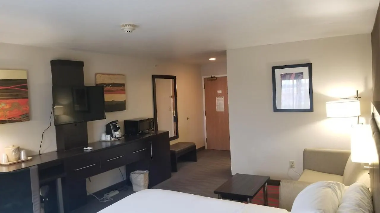 Holiday Inn Express Hotel & Suites Columbus Southeast Groveport By Ihg