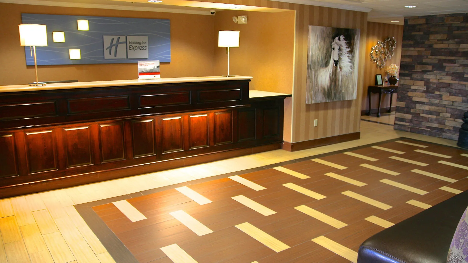 Holiday Inn Express Hotel & Suites Columbus Southeast Groveport By Ihg