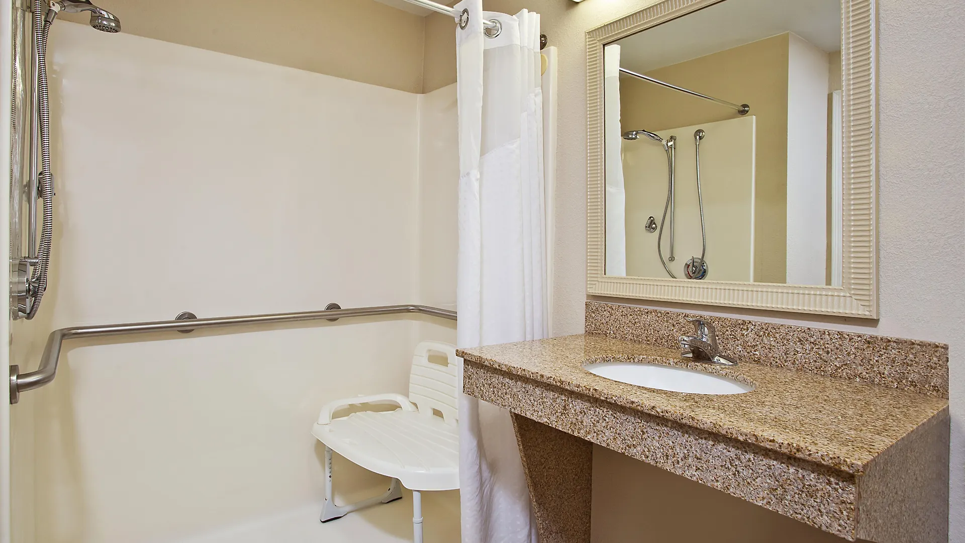 Holiday Inn Express Hotel & Suites Columbus Southeast Groveport By Ihg