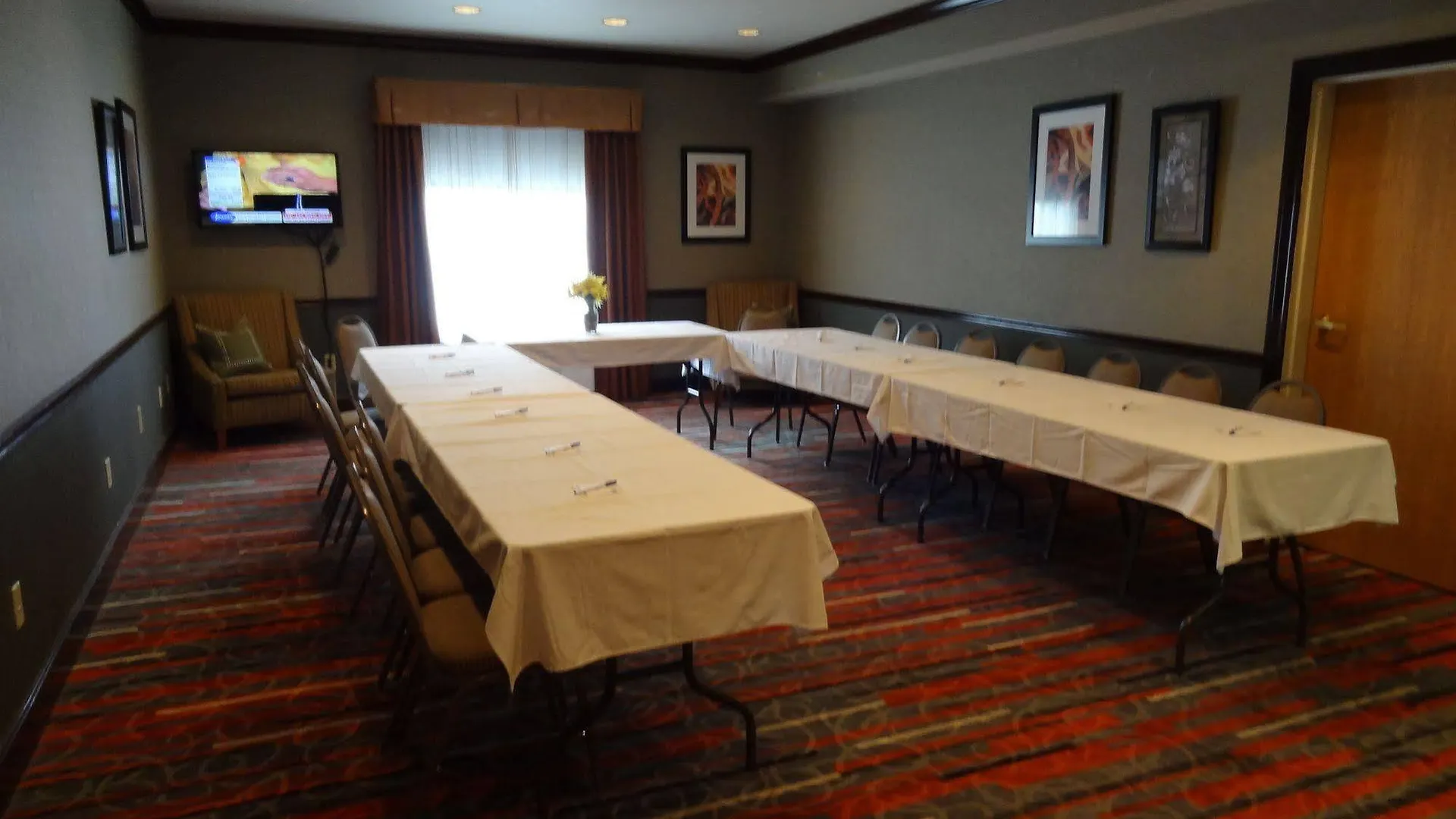 Holiday Inn Express Hotel & Suites Columbus Southeast Groveport By Ihg
