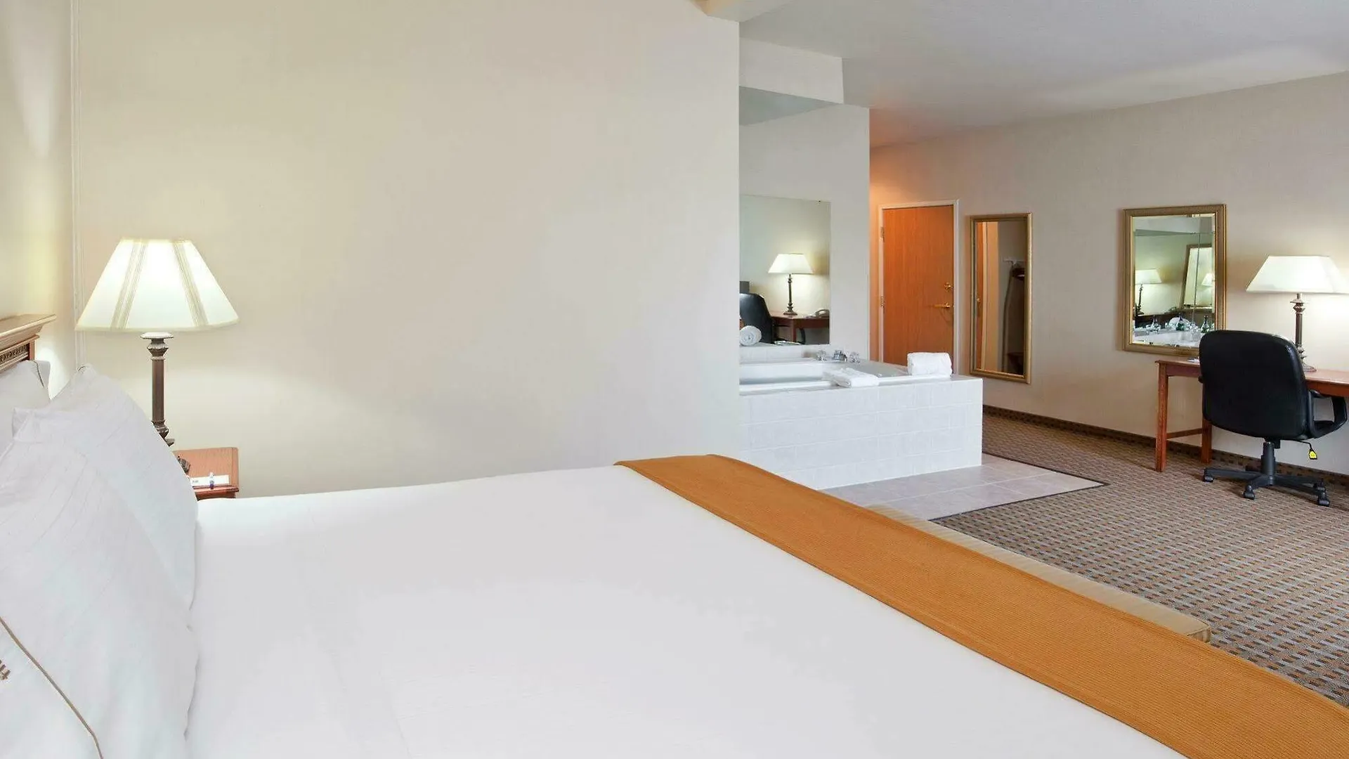 Holiday Inn Express Hotel & Suites Columbus Southeast Groveport By Ihg 2*,  United States